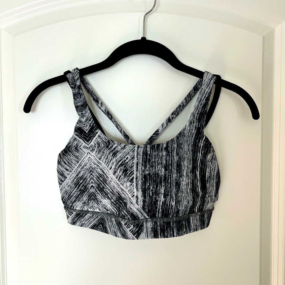 Lululemon strappy sports bra size 4
